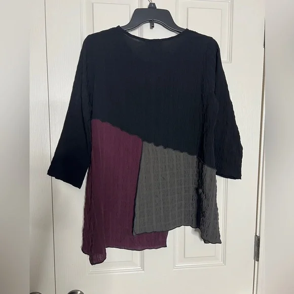 🩶 Colorblock Gauze Blouse - Picture 2 of 6